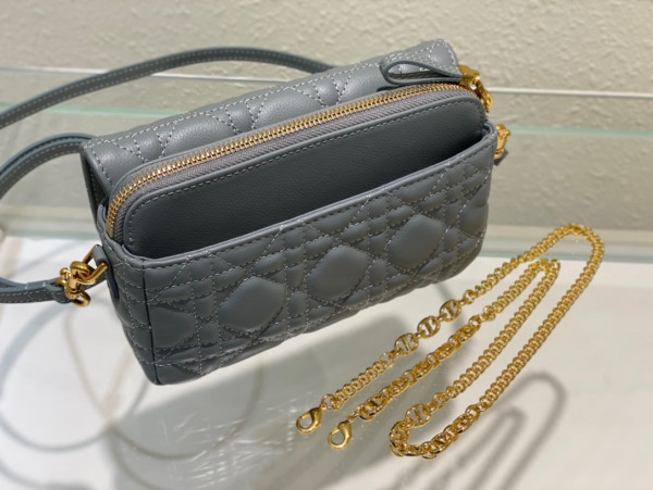 D*or caro pouch with chain