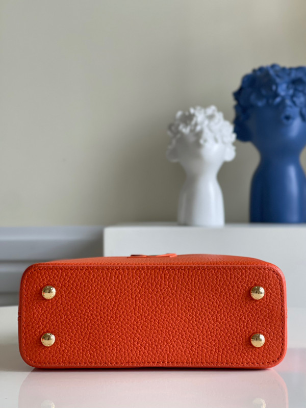 l**is V*t*n capucines mini