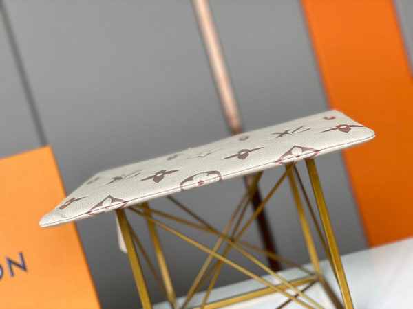 l**is V*t*n daily pouch