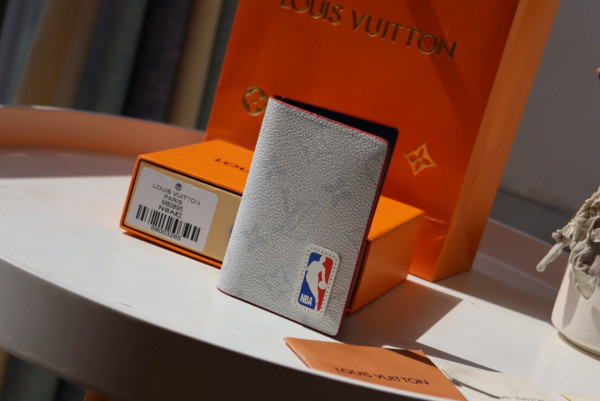 l**is V*t*n lvxnba pocket organizer