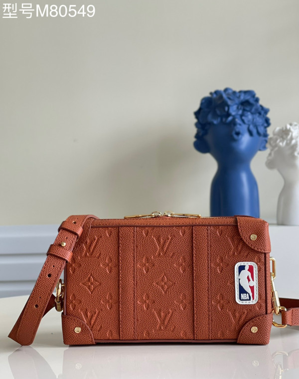 l**is V*t*n lvxnba soft trunk wearable wallet