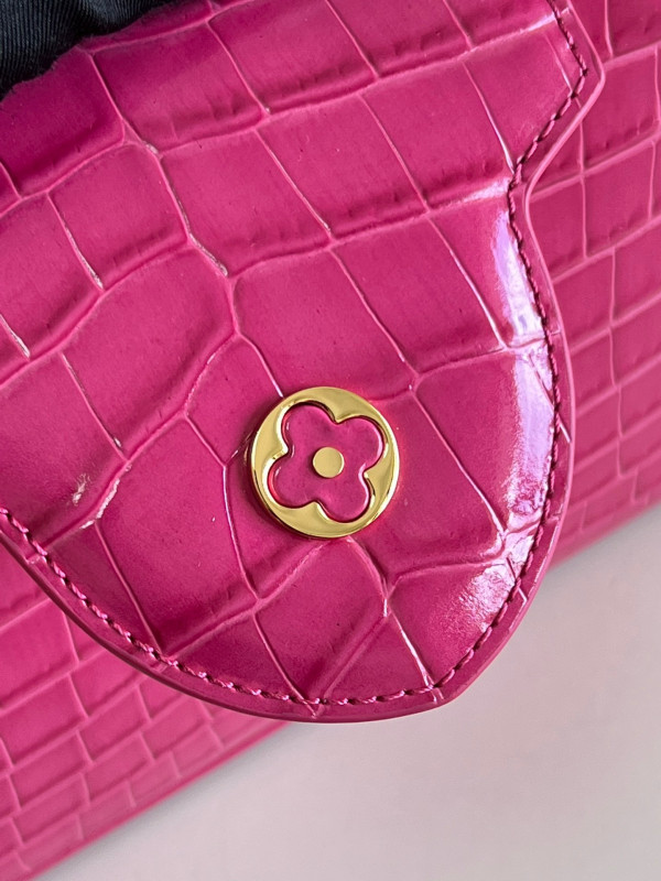 l**is V*t*n capucines bb