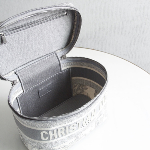 D*or vanity case-24-17-13.5cm