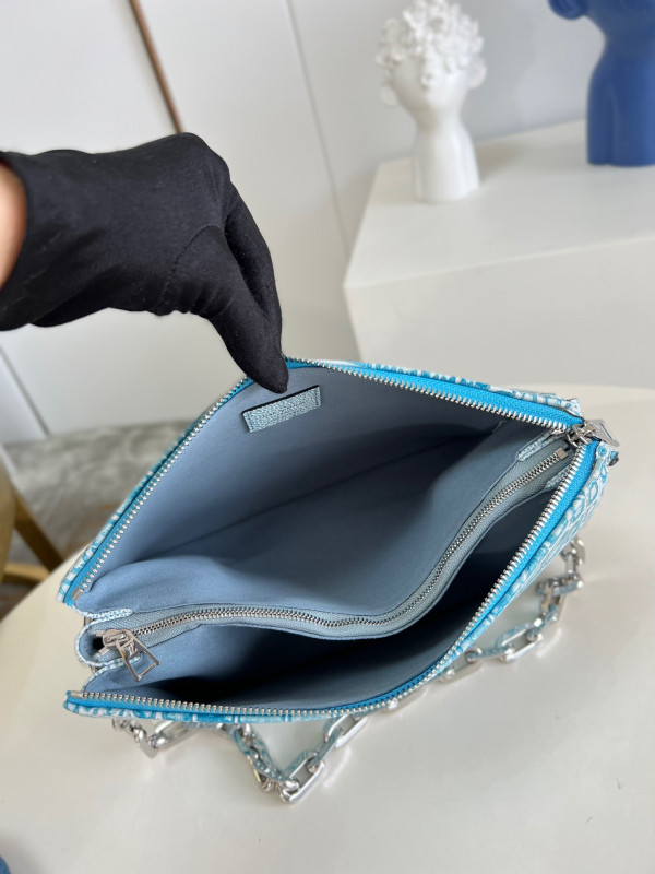 l**is V*t*n coussin pm