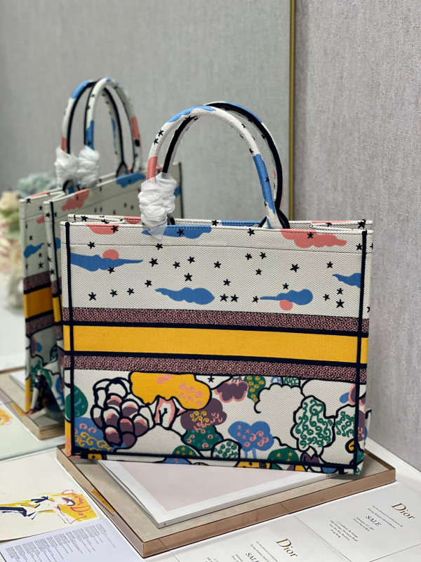 large D*or book tote