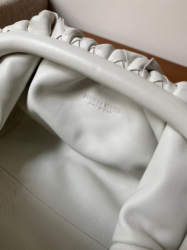 Bo*te*ga ve*ne*ta mini pouch