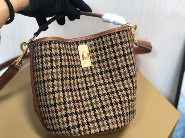 Ce**e teen bucket 16