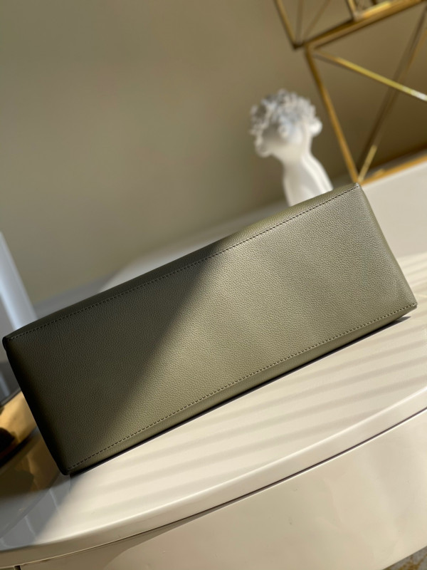 l**is V*t*n lockme shopper