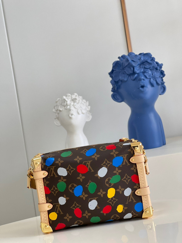 l**is V*t*n side trunk mm