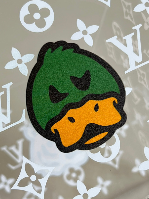 l**is V*t*n transparent box