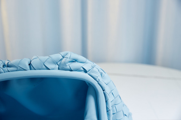 Bo*te*ga ve*ne*ta pouch