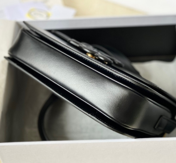 Ce**e classique triomphe bag