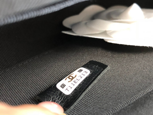 CL FLAP PHONE HOLDER WITH CHAIN