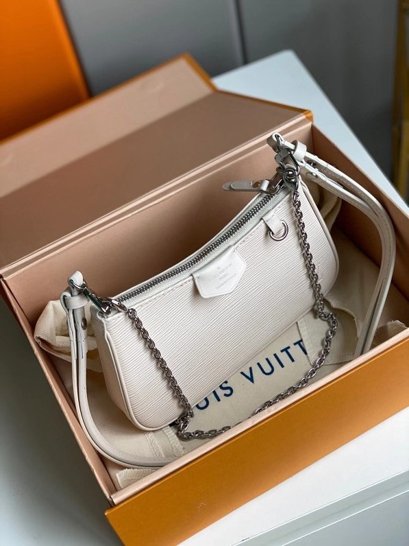 l**is V*t*n easy pouch on strap