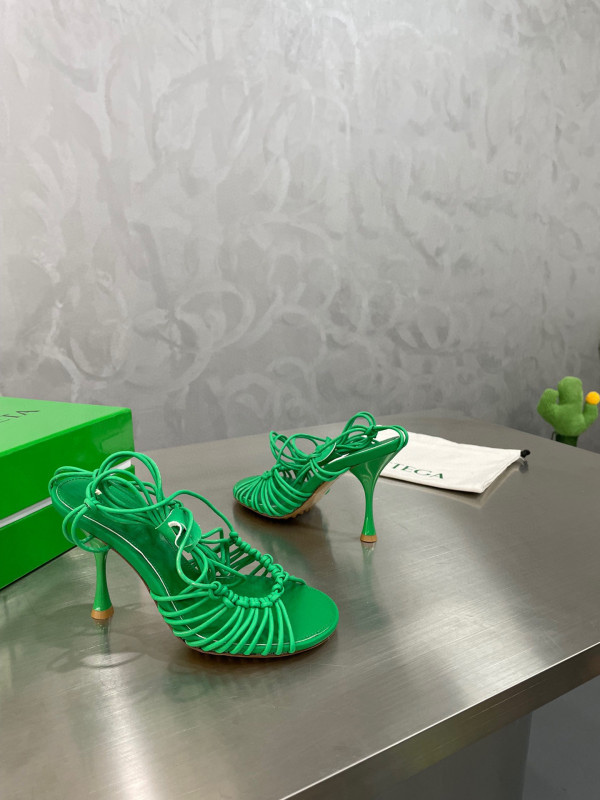 Bo*te*ga ve*ne*ta dot