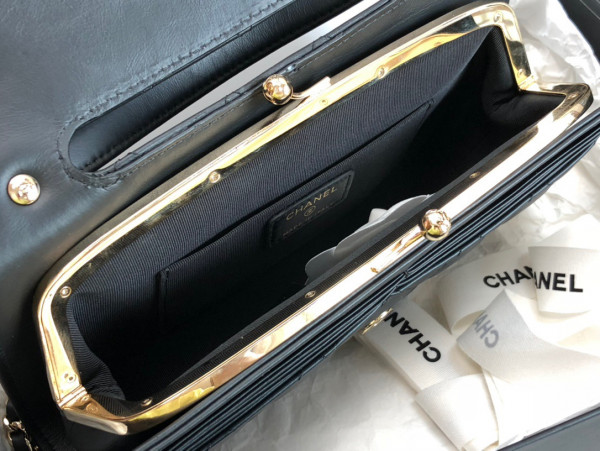 CL FLAP PHONE HOLDER WITH CHAIN