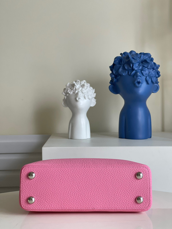 l**is V*t*n capucines bb