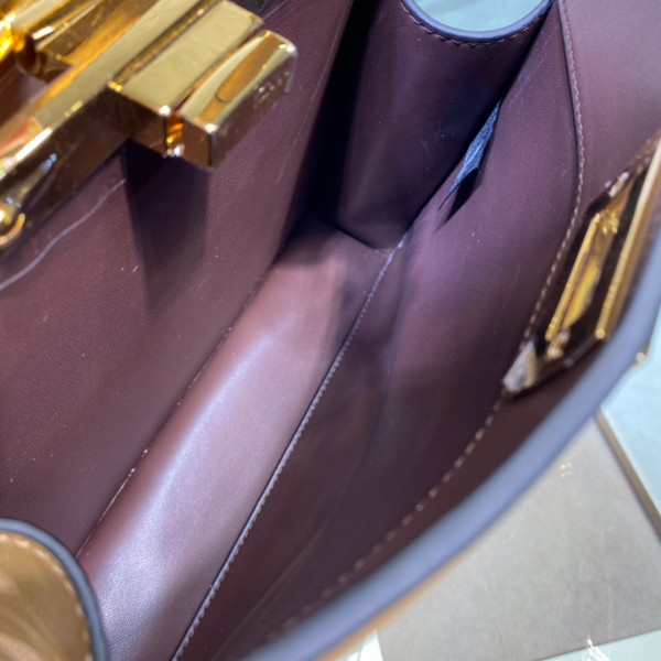 F**di peekaboo iseeu small-27x21x11cm