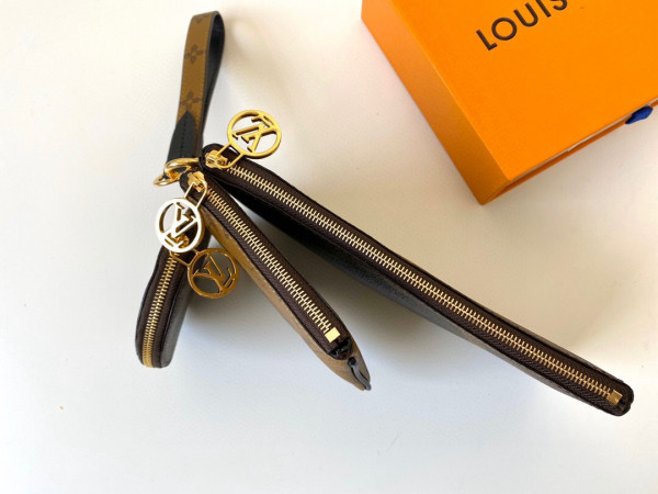 l**is V*t*n monogram pouch