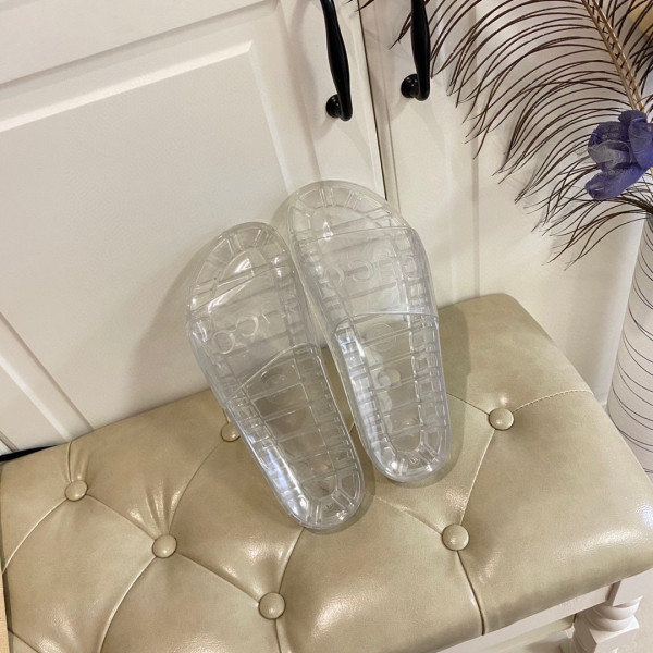 G*u*i slide with G*u*i logo