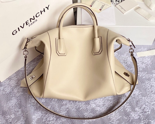 GIVENCHY ANTIGONA SOFT