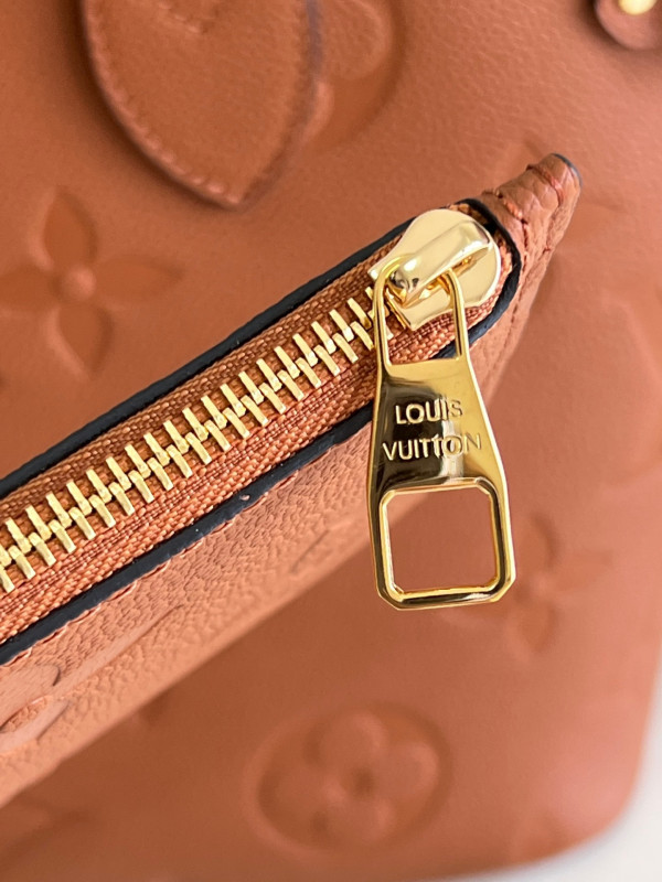 l**is V*t*n neverfull mm