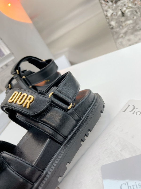 D*oract sandal