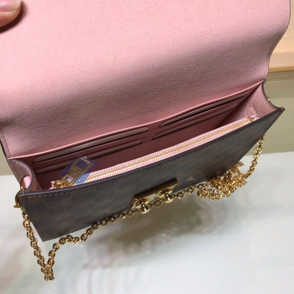 l**is V*t*n croisette chain wallet