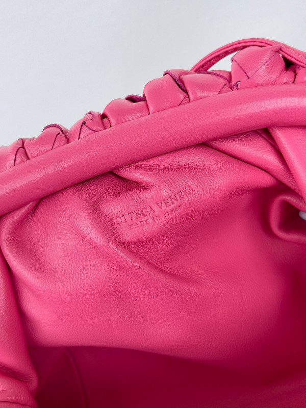 Bo*te*ga ve*ne*ta mini pouch