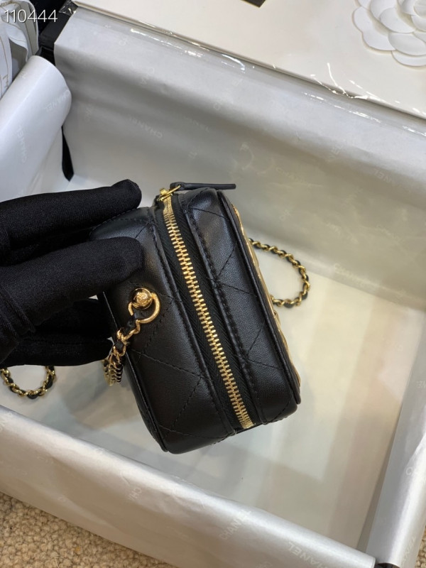 CL VANITY CASE