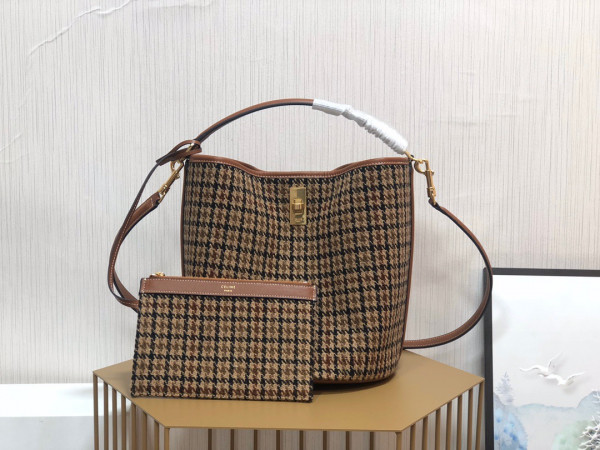 Ce**e teen bucket 16