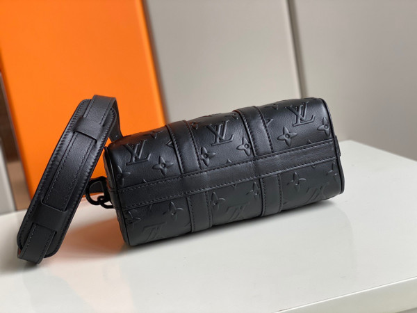 l**is V*t*n keepall xs