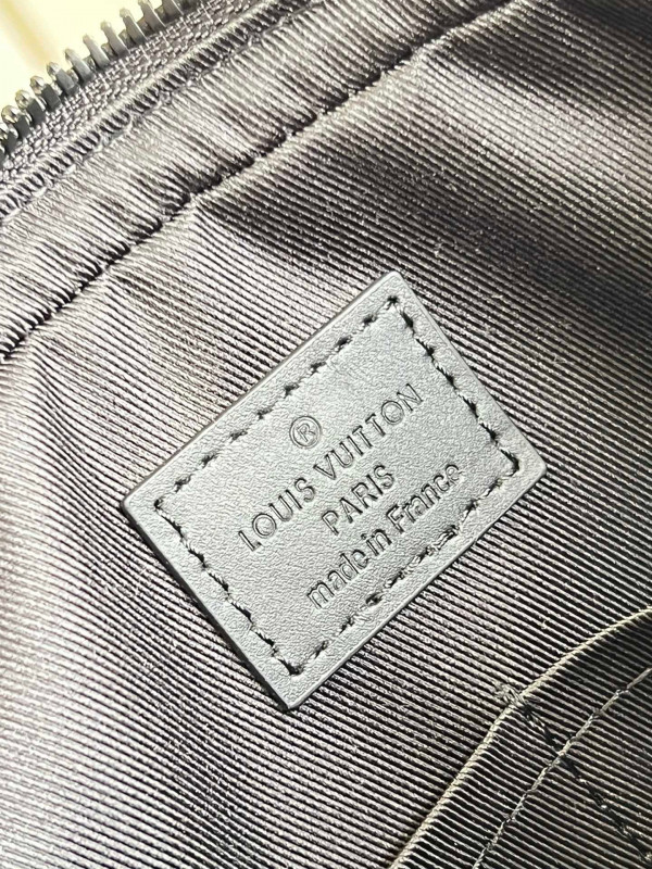 l**is V*t*n trio messenger