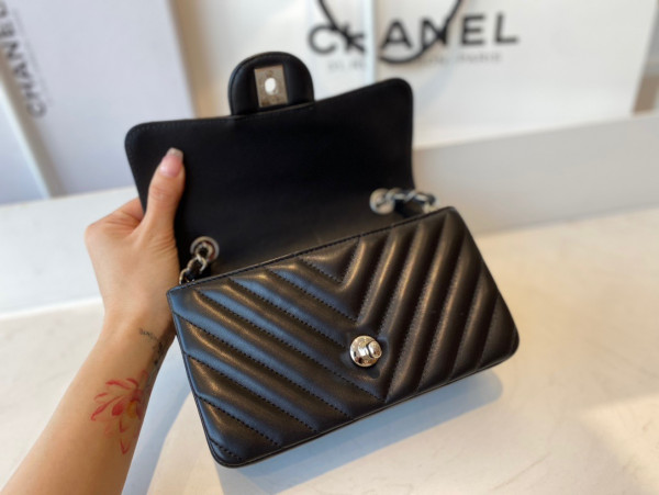 CL FLAP BAG