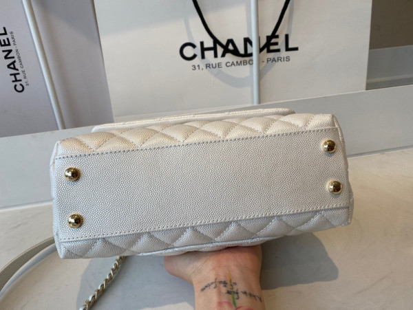 CL FLAP BAG WITH TOP HANDLE