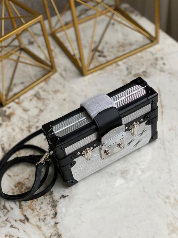 l**is V*t*n petite malle