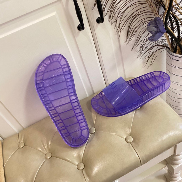 G*u*i slide with G*u*i logo