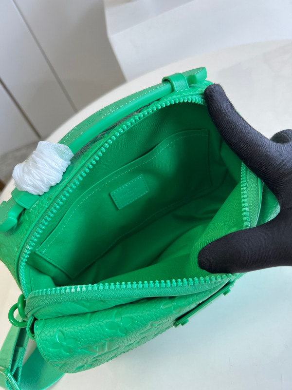 l**is V*t*n s lock messenger