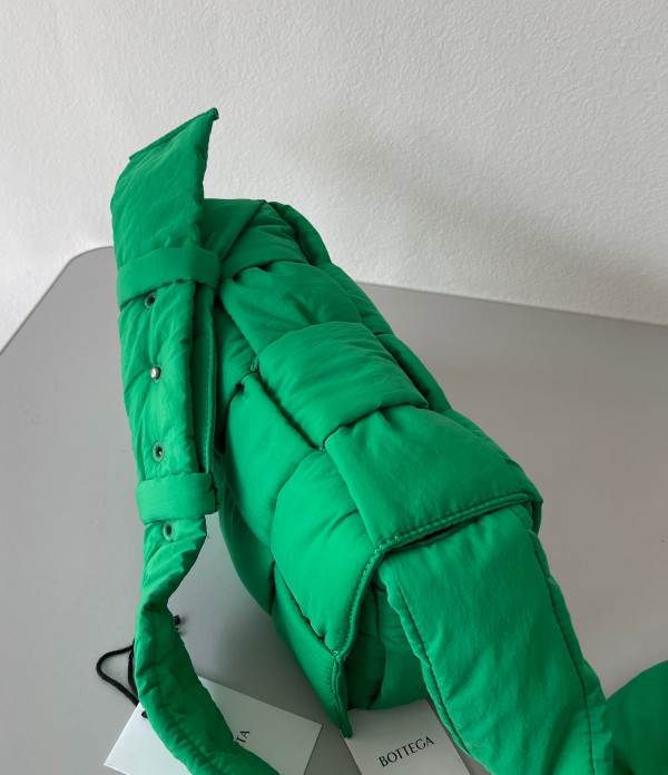 Bo*te*ga ve*ne*ta padded tech cassette