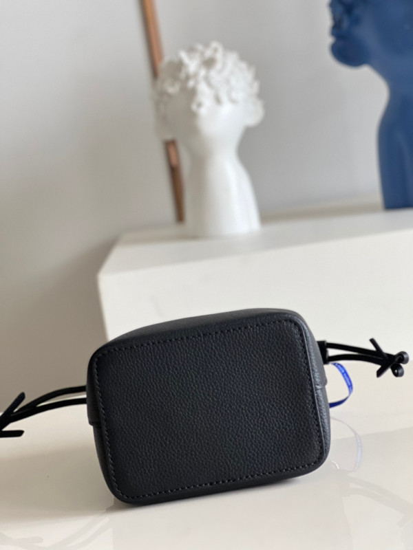 l**is V*t*n nano lockme bucket