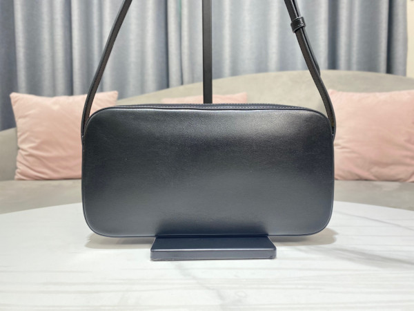 Ce**e mini camera shoulder bag