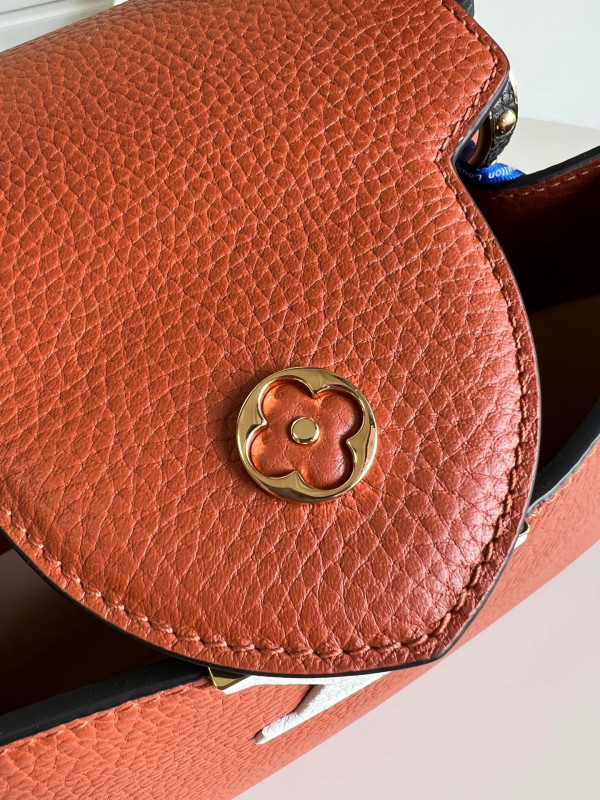 l**is V*t*n capucines mm