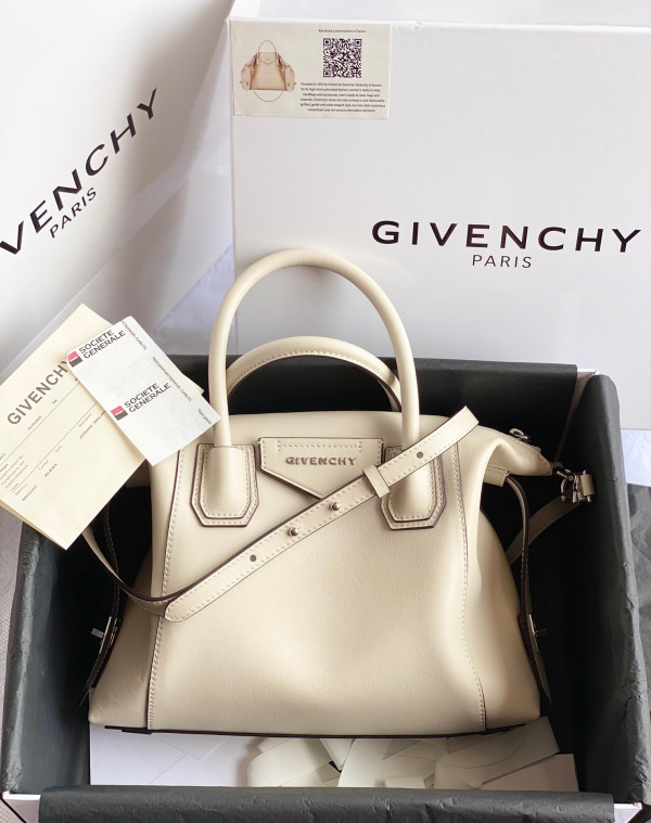 GIVENCHY ANTIGONA SOFT