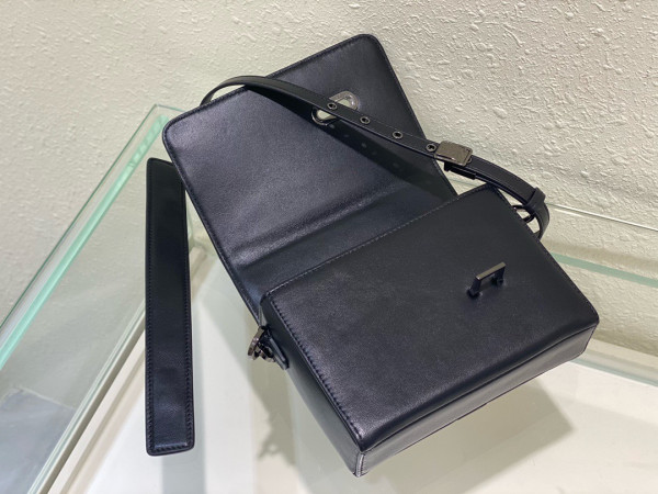 D*or 30 montaigne box bag with handle