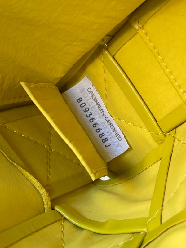 Bo*te*ga ve*ne*ta cassette