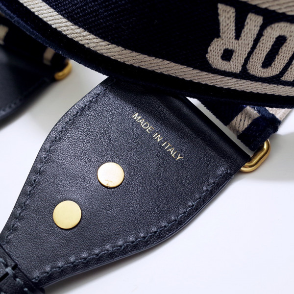 D*or strap in valvet