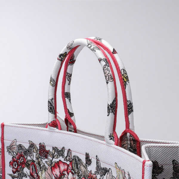 large D*or book tote