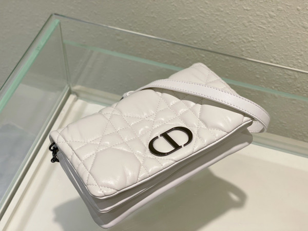 D*or caro macrocannage pouch