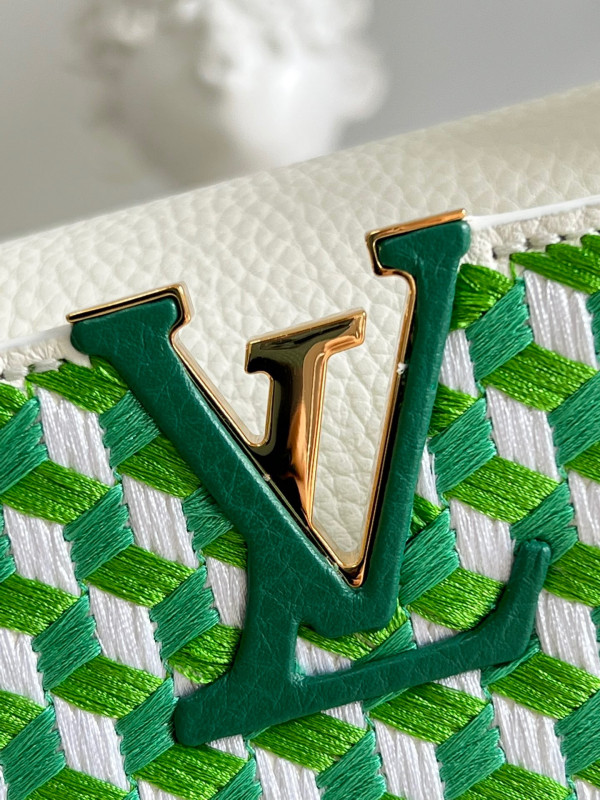 l**is V*t*n capucines bb