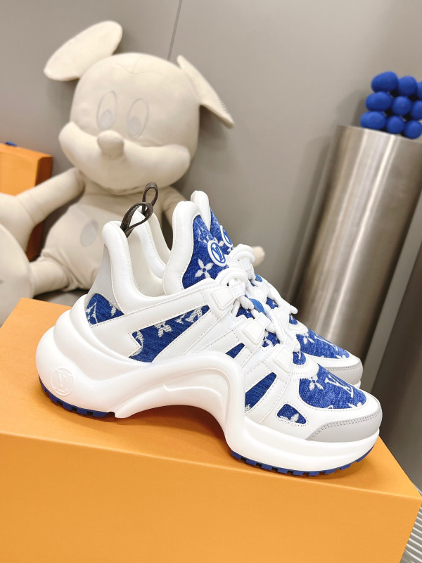 l**is V*t*n archlight sneaker